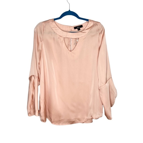 NWOT Ellos Peach Satin Notch Keyhole Neck Bell Tulip Sleeve Blouse - Picture 1 of 11